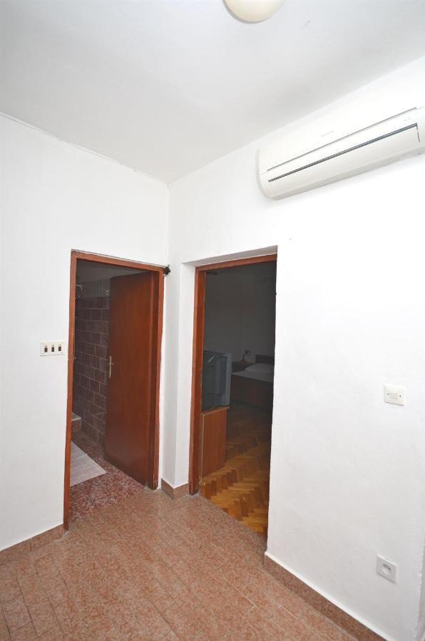 Andelka Apartment Pag Town